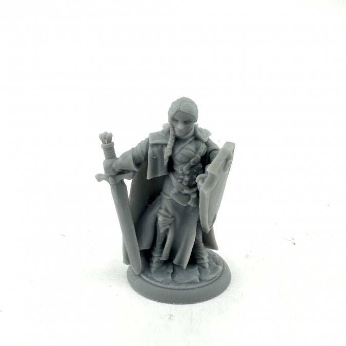 Dungeon Dwellers 07129 Isabeau Laroche, Female Paladin | Grognard Games