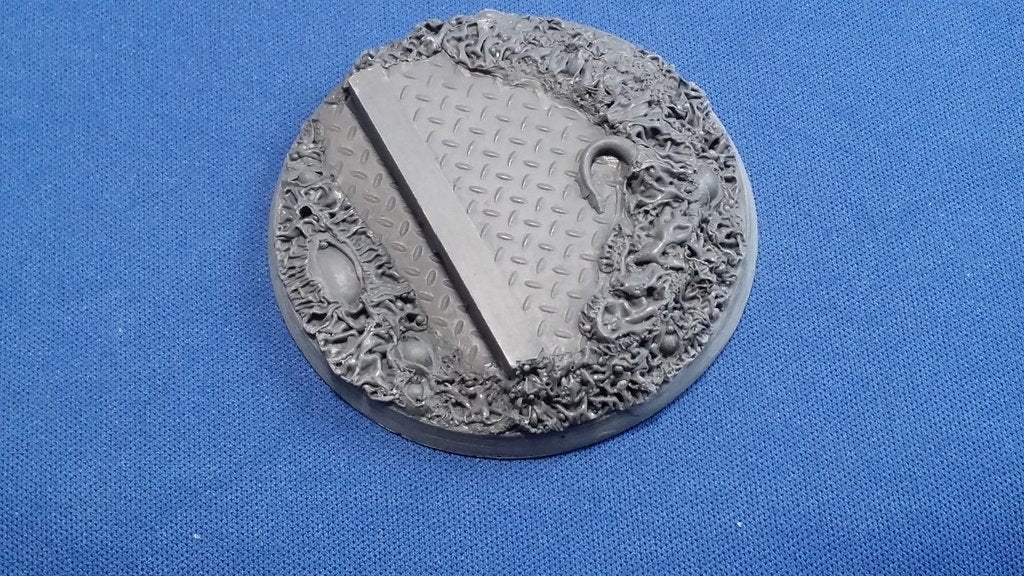 Elrik's Hobbies: Corrupted Outpost Base Round 60mm | Grognard Games